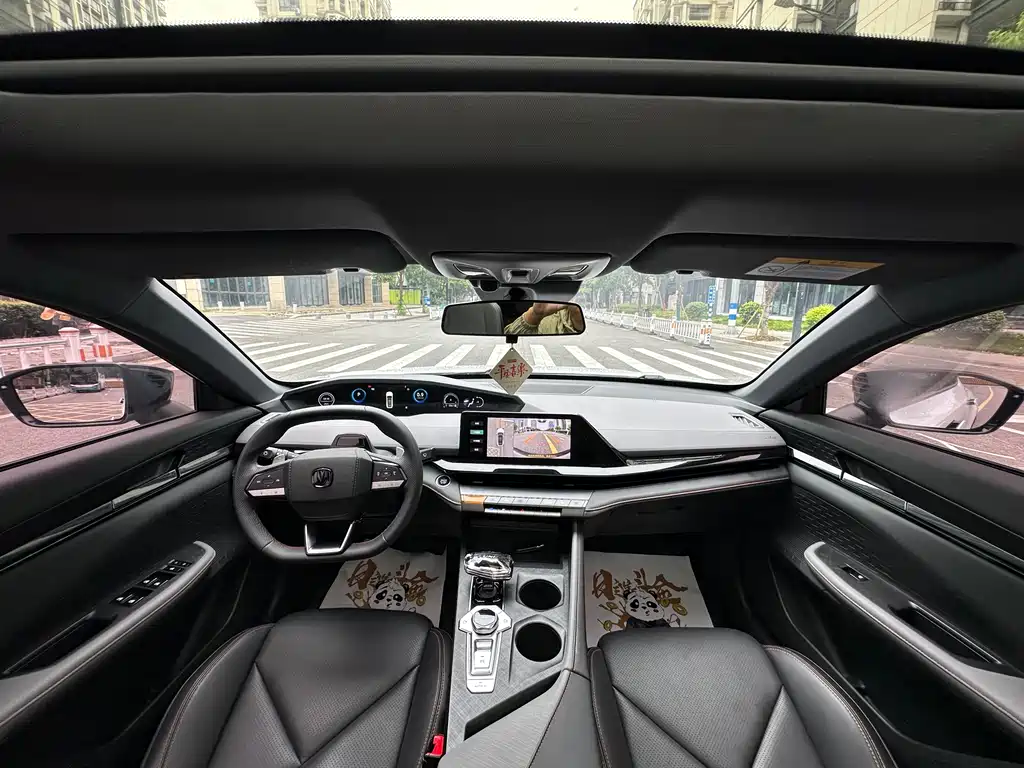 Changan UNI-V 1.5 T Distinguished