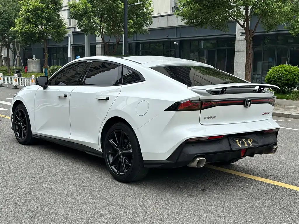 Changan UNI-V 1.5 T Distinguished
