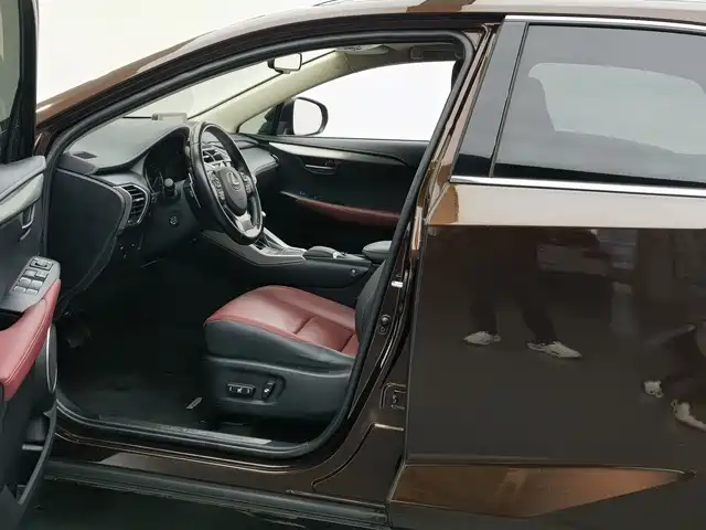 Lexus NX 200 AWD Sharp Style CN-VI