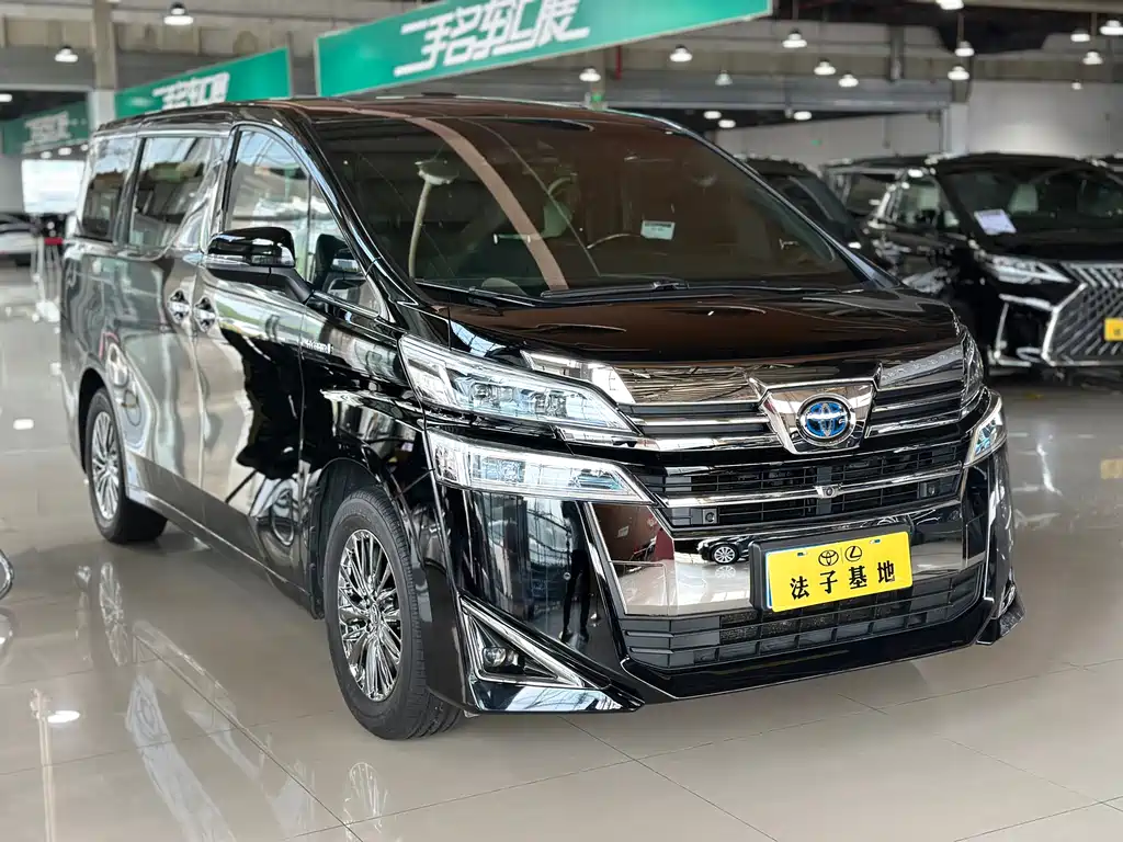 Vellfire Dual Engine 2.5 L HV Distinguished