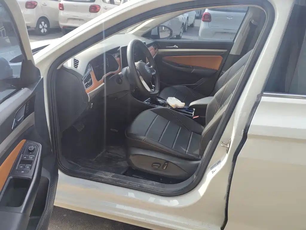Bora 200 TSI DSG Joy Travel PRO