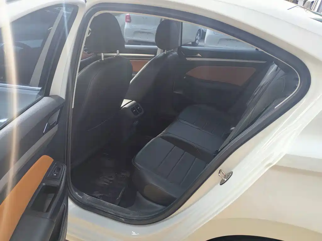 Bora 200 TSI DSG Joy Travel PRO