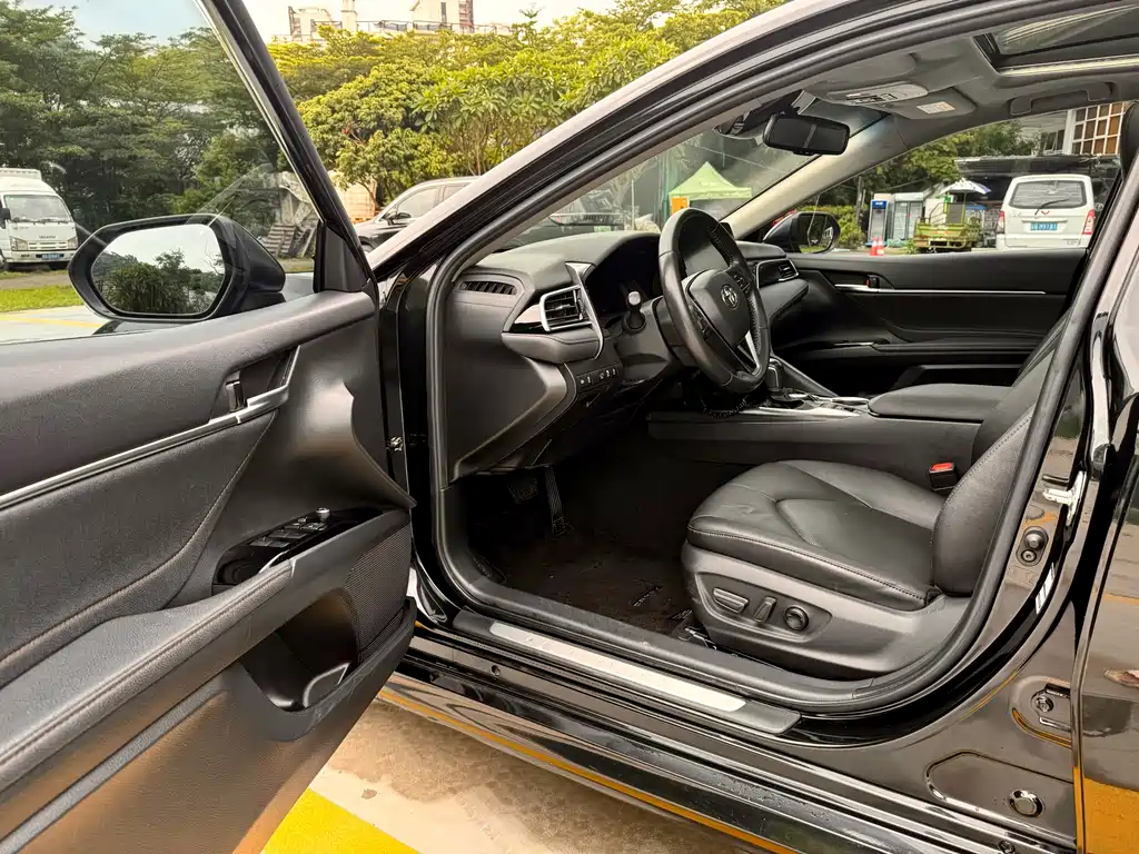 Camry 2.5 G Luxury
