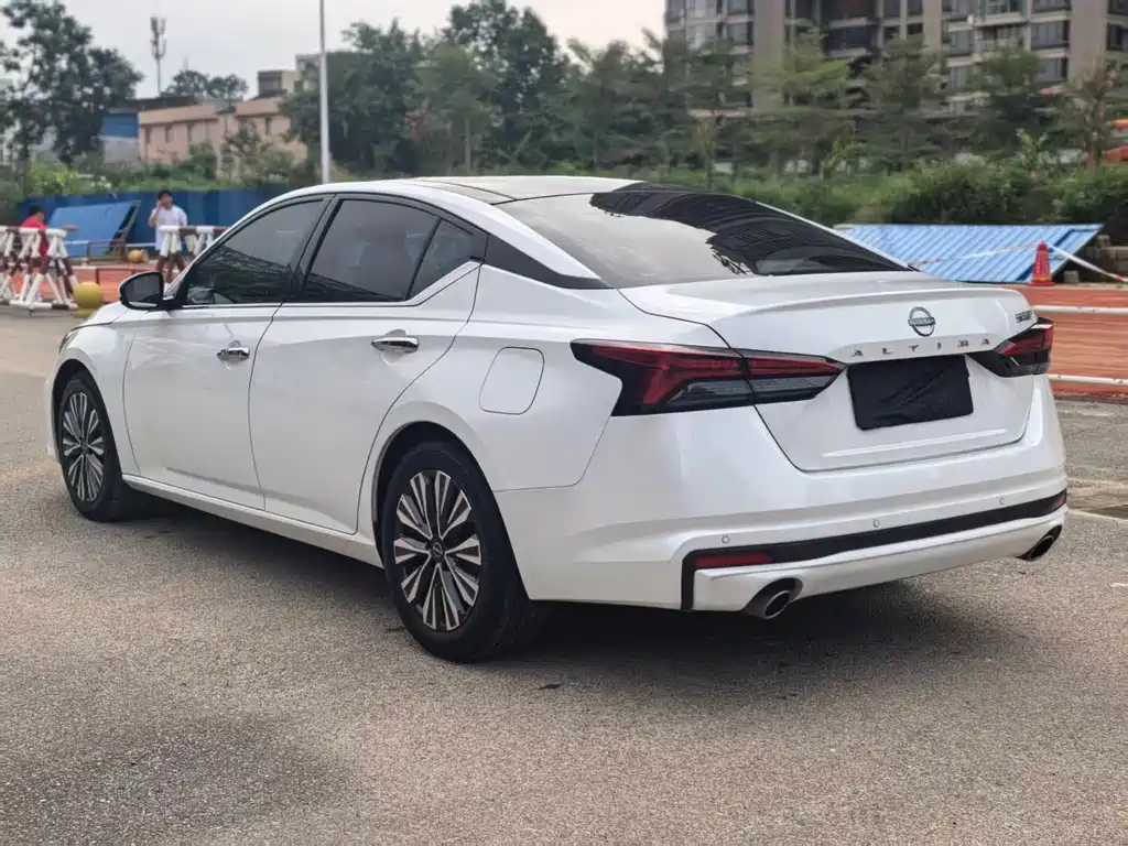 Teana 2.0 L XL-TLS Joy