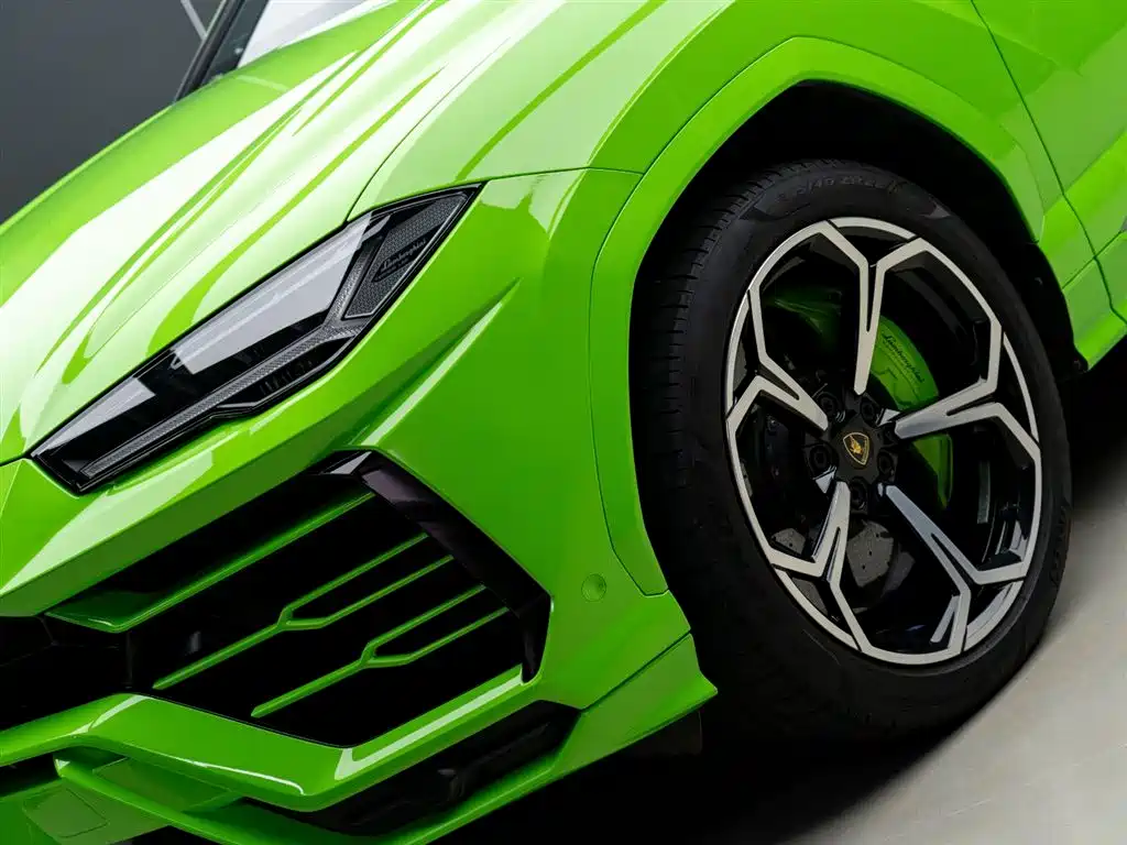 Urus 4.0 T V8