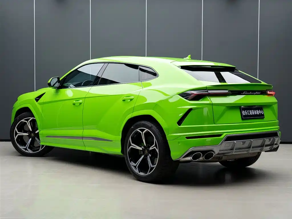 Urus 4.0 T V8