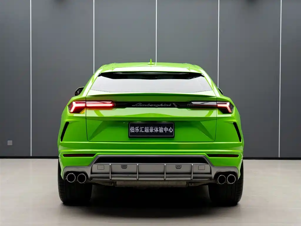 Urus 4.0 T V8
