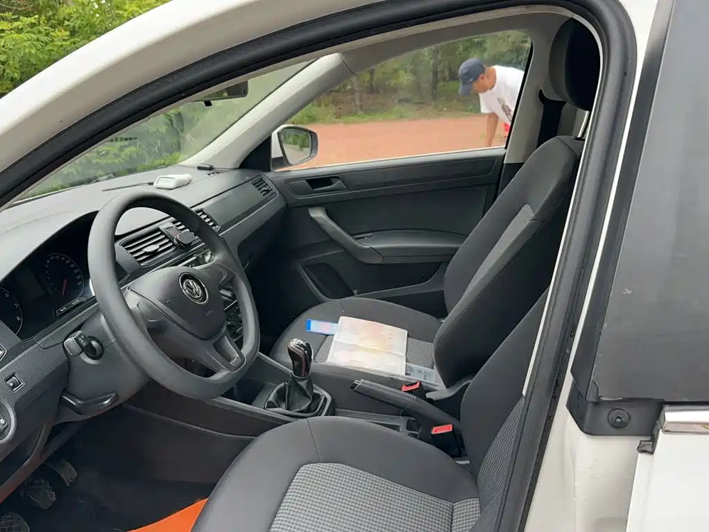 Santana 1.6 L Manual Style