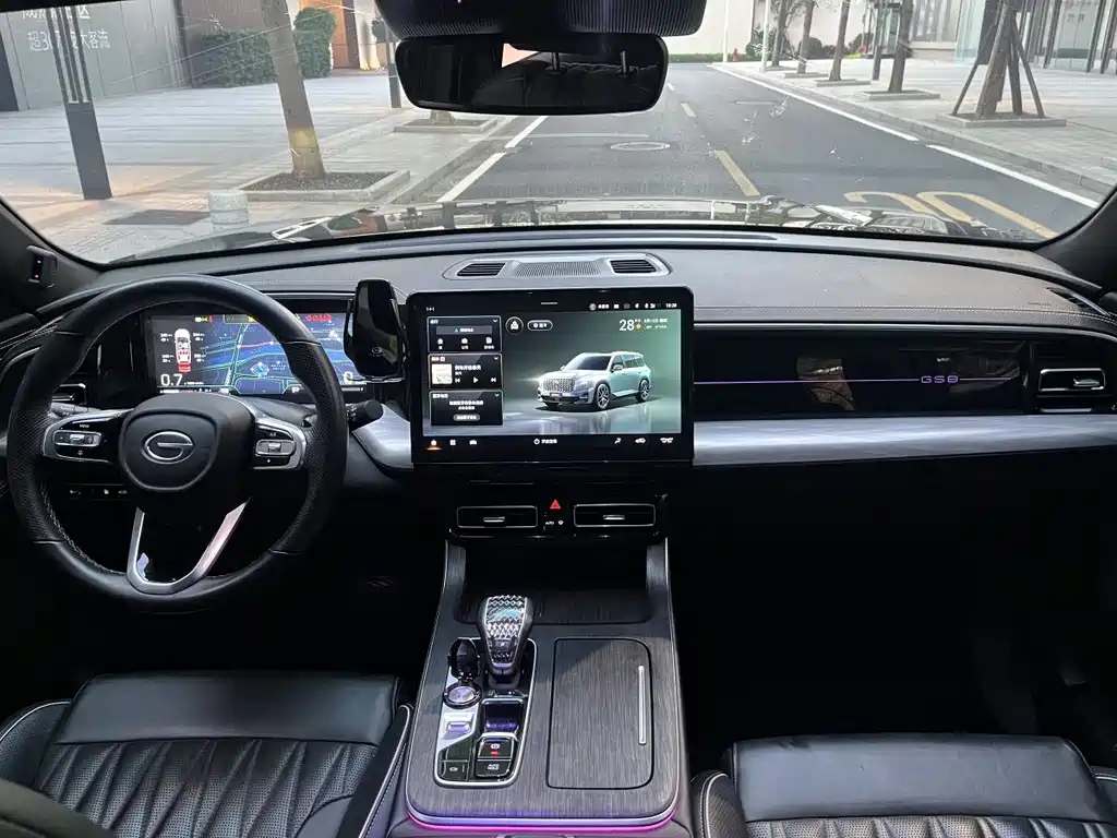 GAC Trumpchi GS8 Navigator Series 2.0 TGDI 2 WD Luxury Connected 7-seat