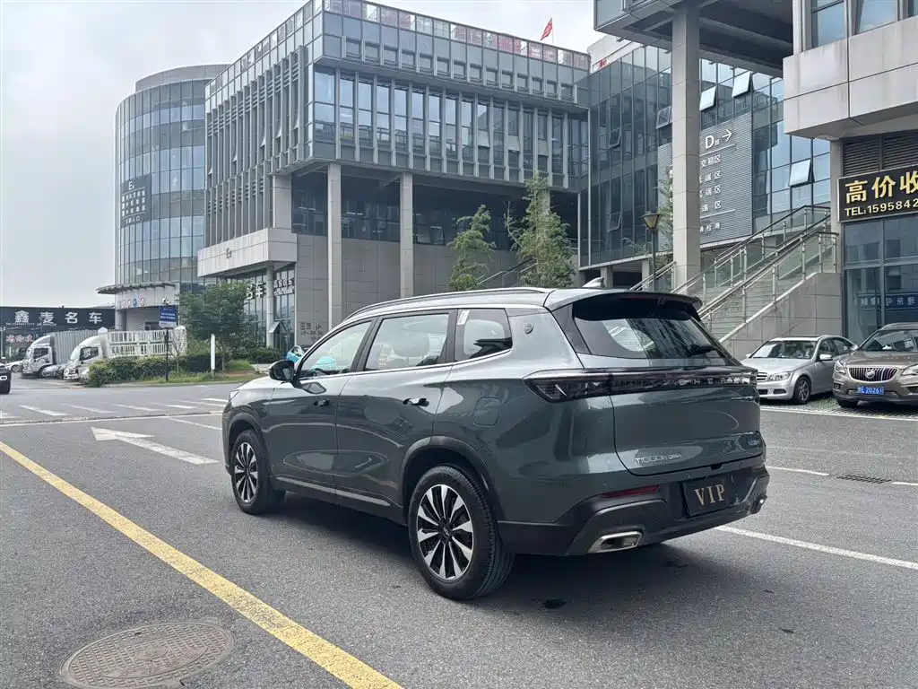 Tiggo 8 PLUS 瑞虎8 PLUS 2025款 290 TGDI DCT尊贵版