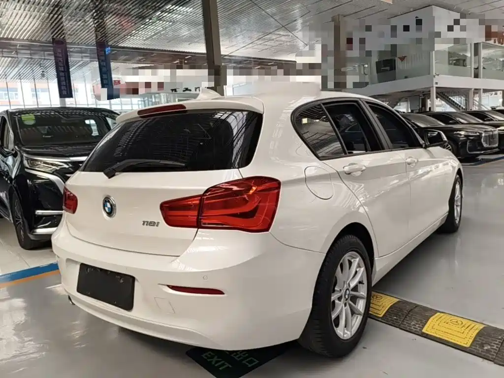 BMW 1 Series (Import) 118 i Leading