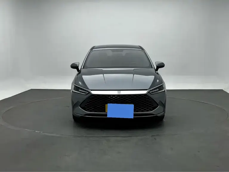 BYD Qin PLUS Glory DM-i 55 KM Leading