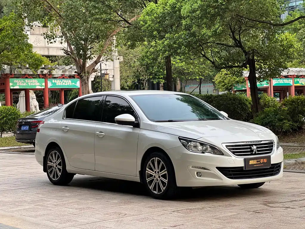 Peugeot 408 1.8 L Auto Luxury