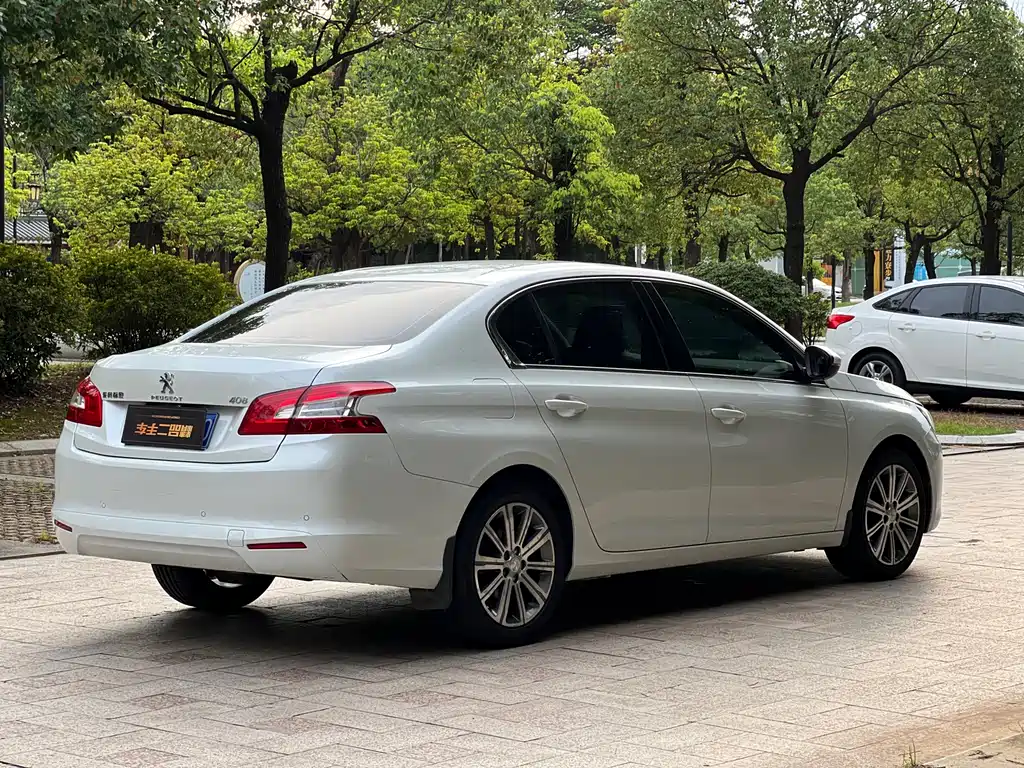 Peugeot 408 1.8 L Auto Luxury