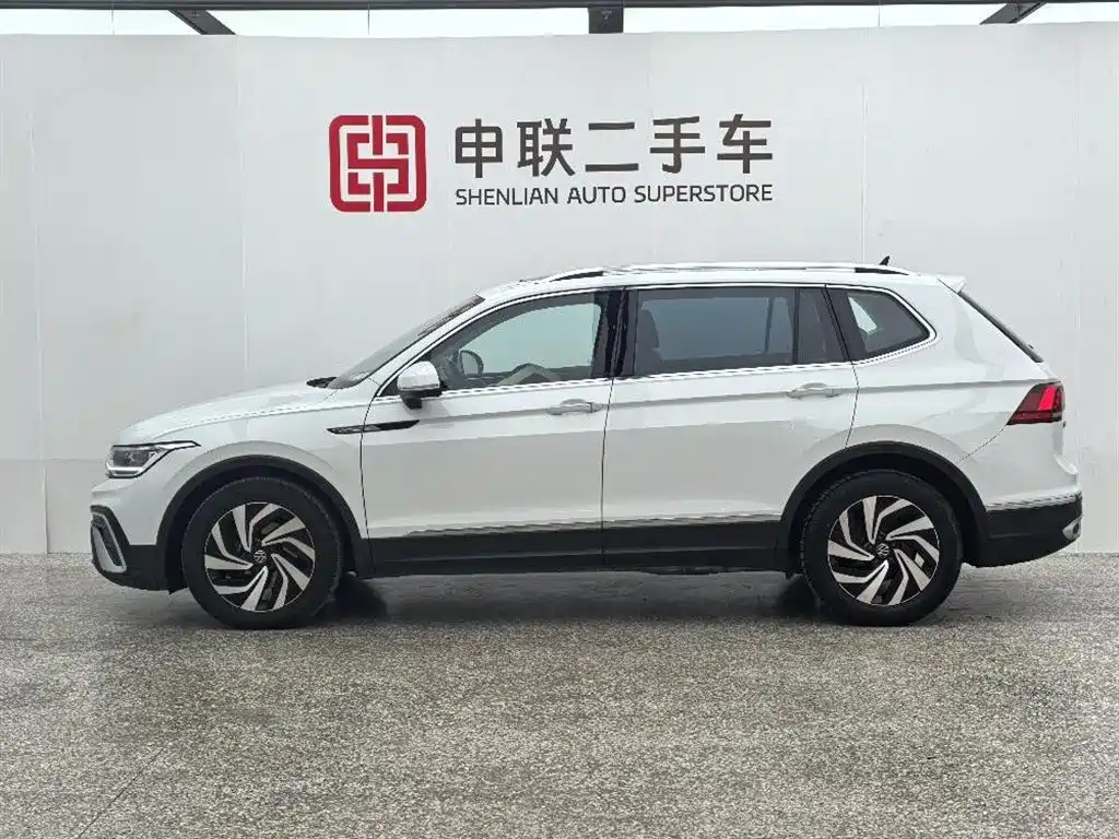 Tiguan L 300 TSI Auto 2 WD Smart Enjoyment