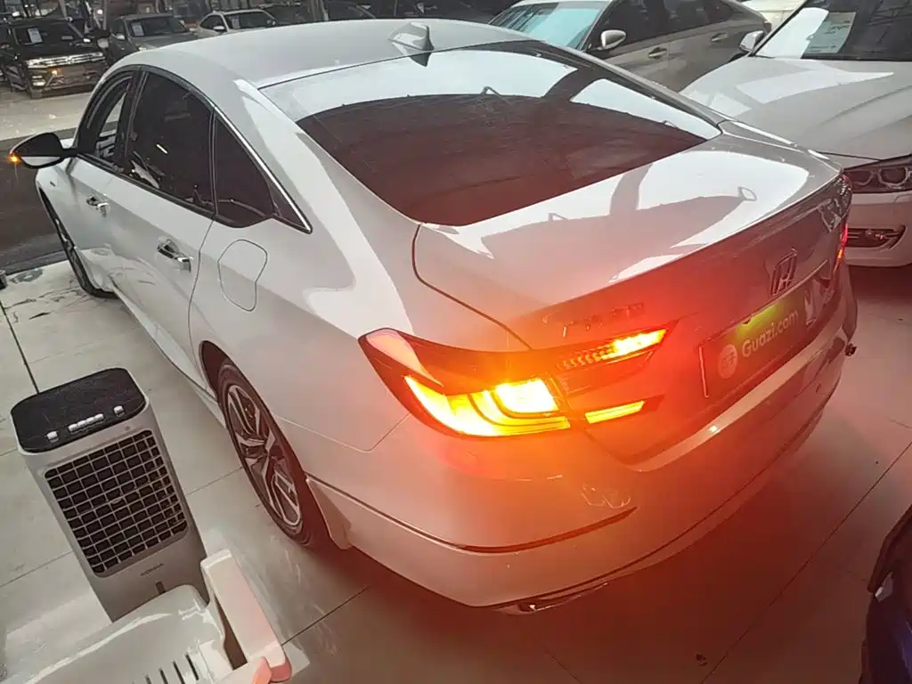 Accord Sharp· Hybrid 2.0 L Sharp Leading CN-V