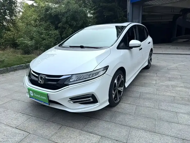 Honda Jade 210 TURBO CVT Luxury 5-seat