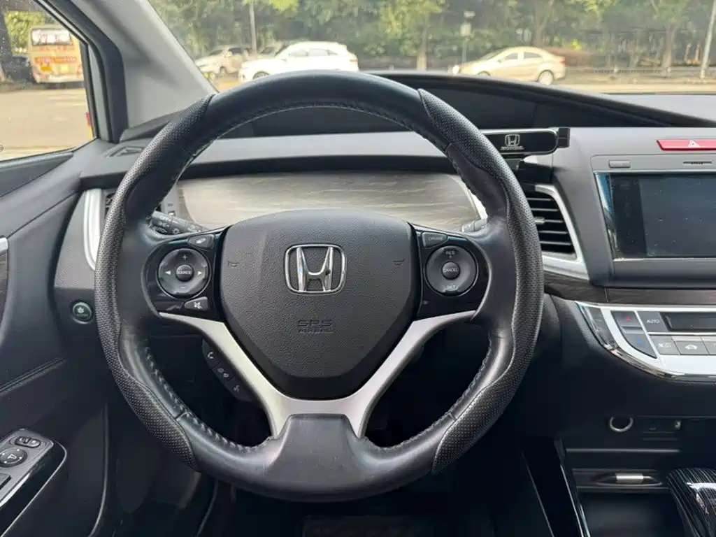 Jade 210 TURBO CVT Luxury 5-seat
