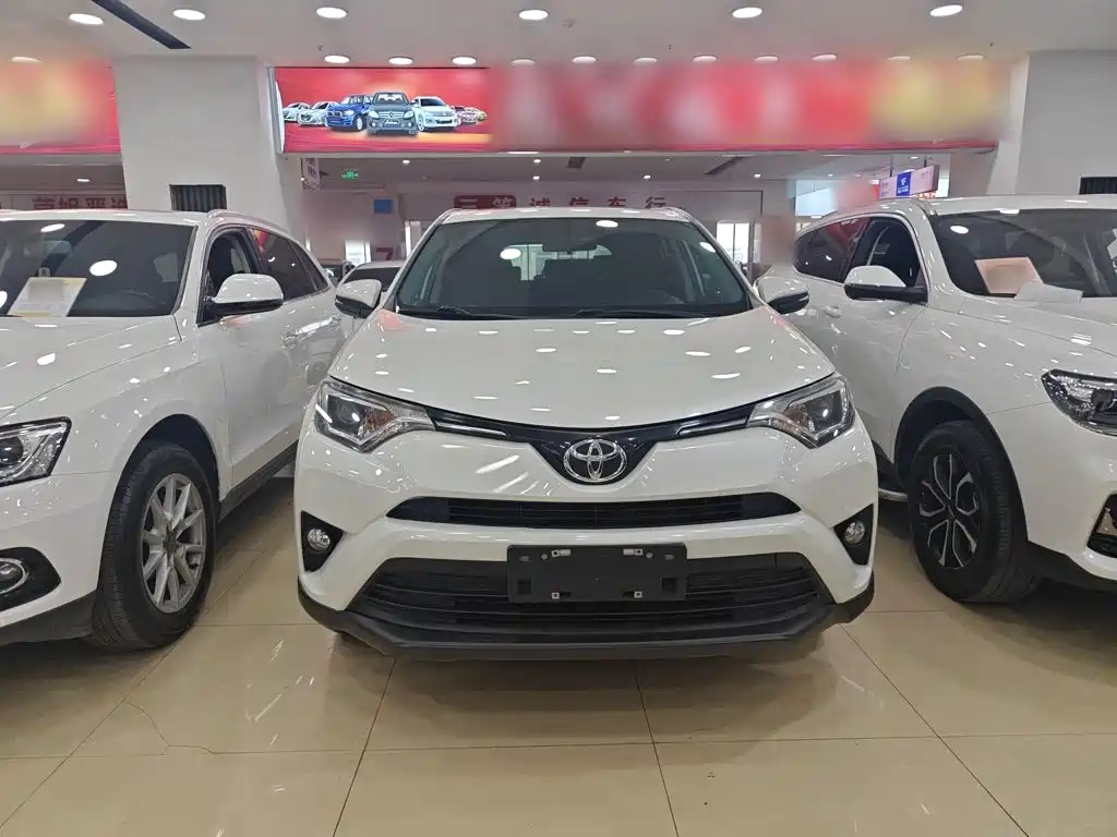 RAV4 2.0 L CVT 2 WD Pioneer CN-VI