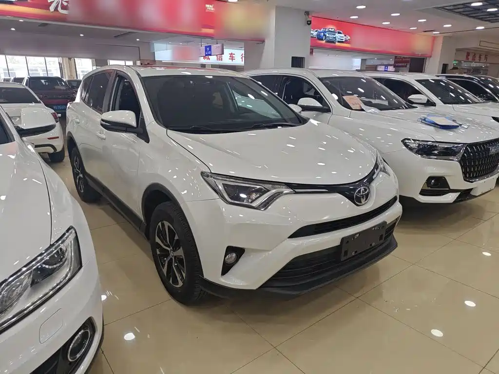 RAV4 2.0 L CVT 2 WD Pioneer CN-VI