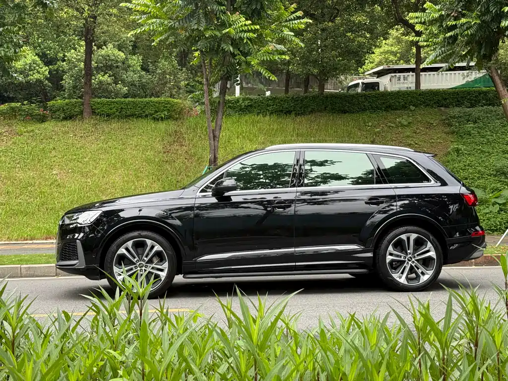 Audi Q7 55 TFSI quattro S line Sport