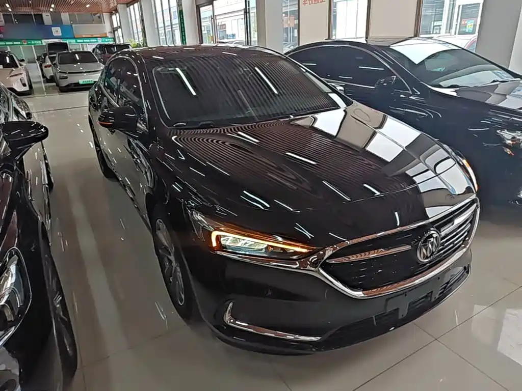 LaCrosse 652 T Luxury