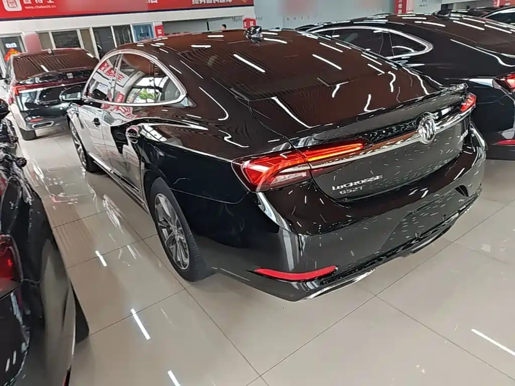LaCrosse 652 T Luxury