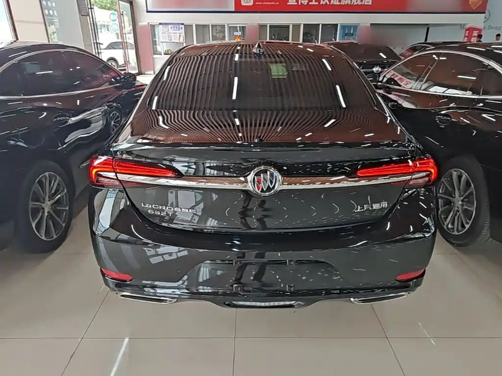 LaCrosse 652 T Luxury