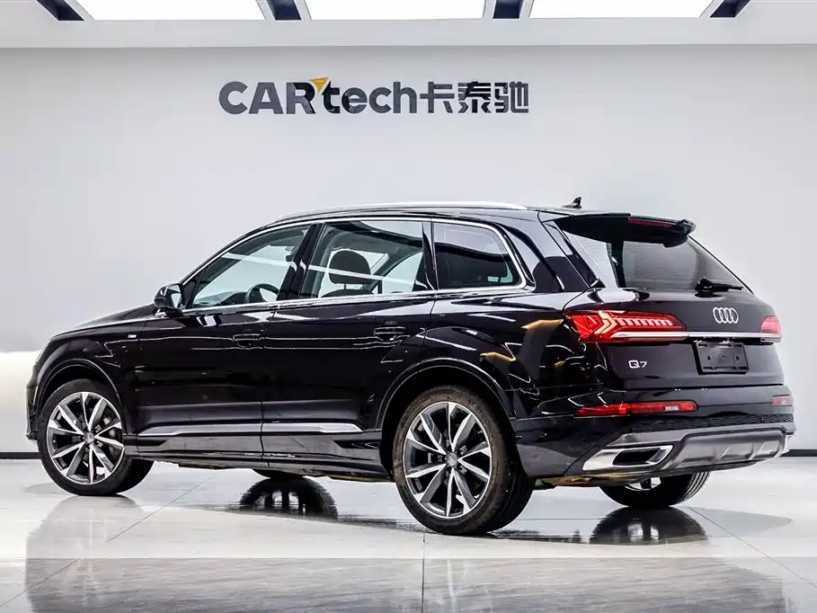 Audi Q7 55 TFSI quattro S line Sport