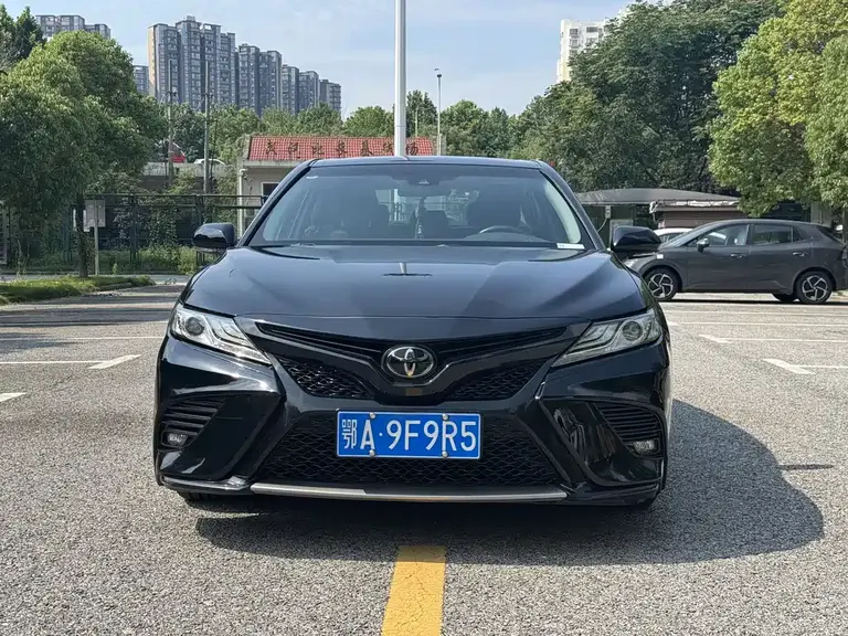 Toyota Camry 2.0 S Sharp Style