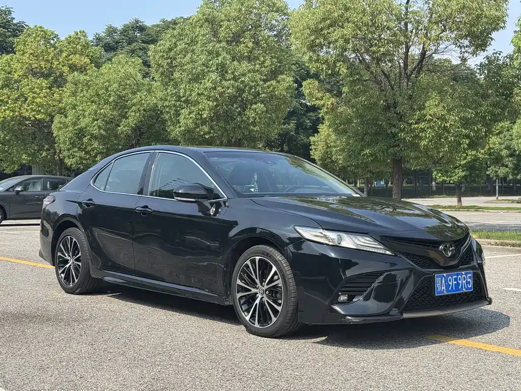Camry 2.0 S Sharp Style