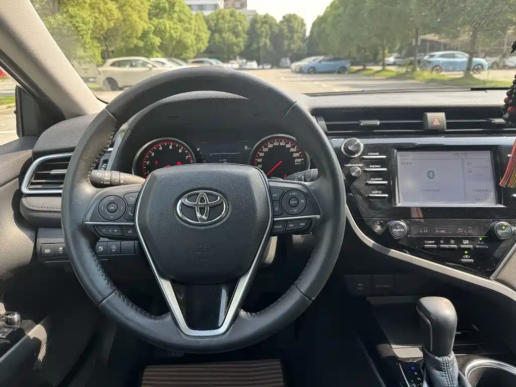 Camry 2.0 S Sharp Style
