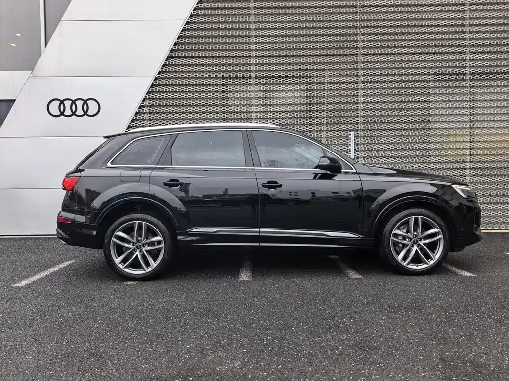 Audi Q7 55 TFSI quattro S line Sport