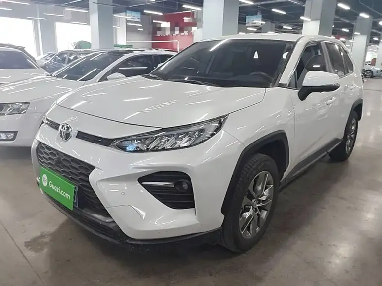 Toyota Wildlander 2.0 L CVT 2 WD Leading