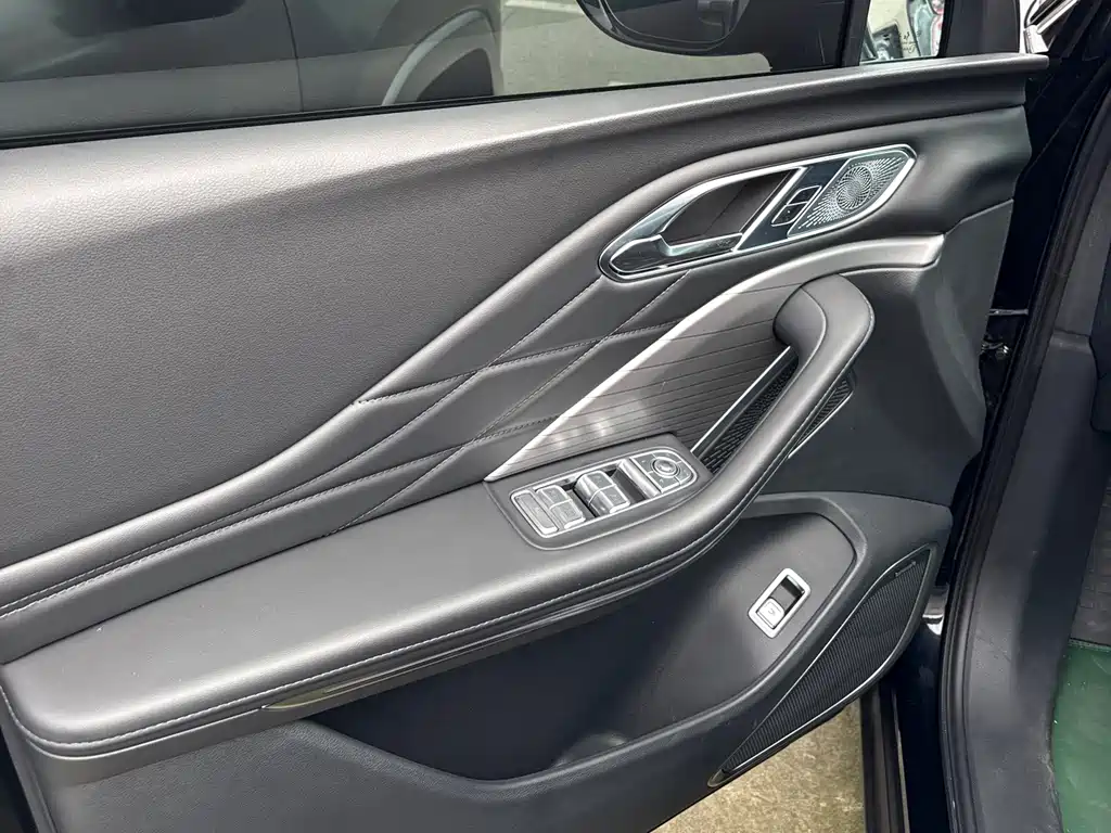 Hongqi HS7 PHEV 2.0 T PHEV 4 WD Flagship Smooth 7-seat