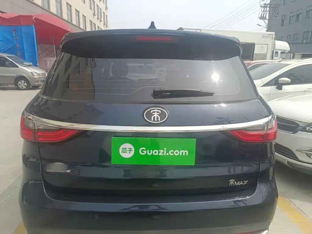 Song MAX 1.5 T Auto Connected Luxury 7-seat