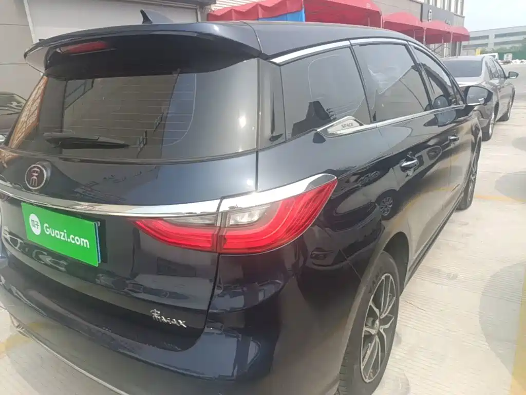 Song MAX 1.5 T Auto Connected Luxury 7-seat