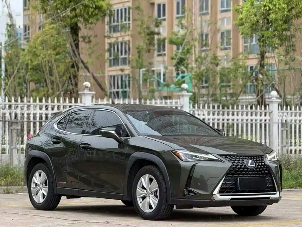 Lexus UX 260 h ·