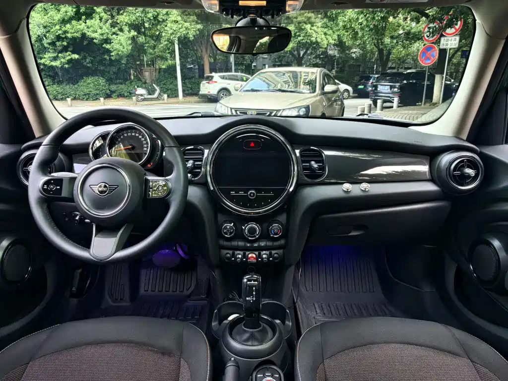 MINI 1.5 T ONE 5-door