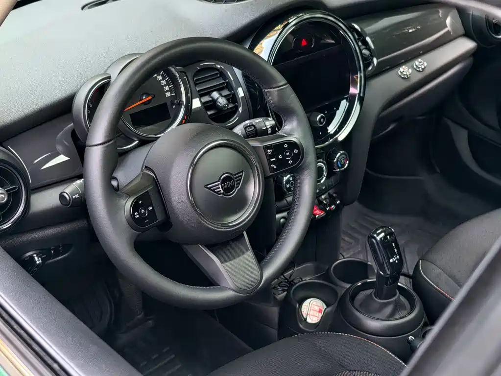 MINI 1.5 T ONE 5-door