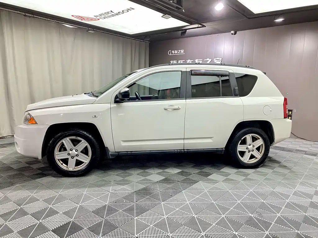 Compass (Import) 指南者进口 2011款 2.4 L 四驱舒适版