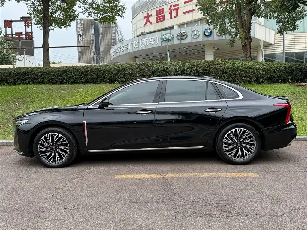 Hongqi H5 2.0 T Auto Connected Flagship