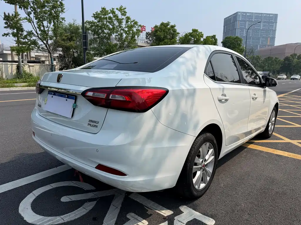 Roewe 360 PLUS 1.5 L Auto Premium