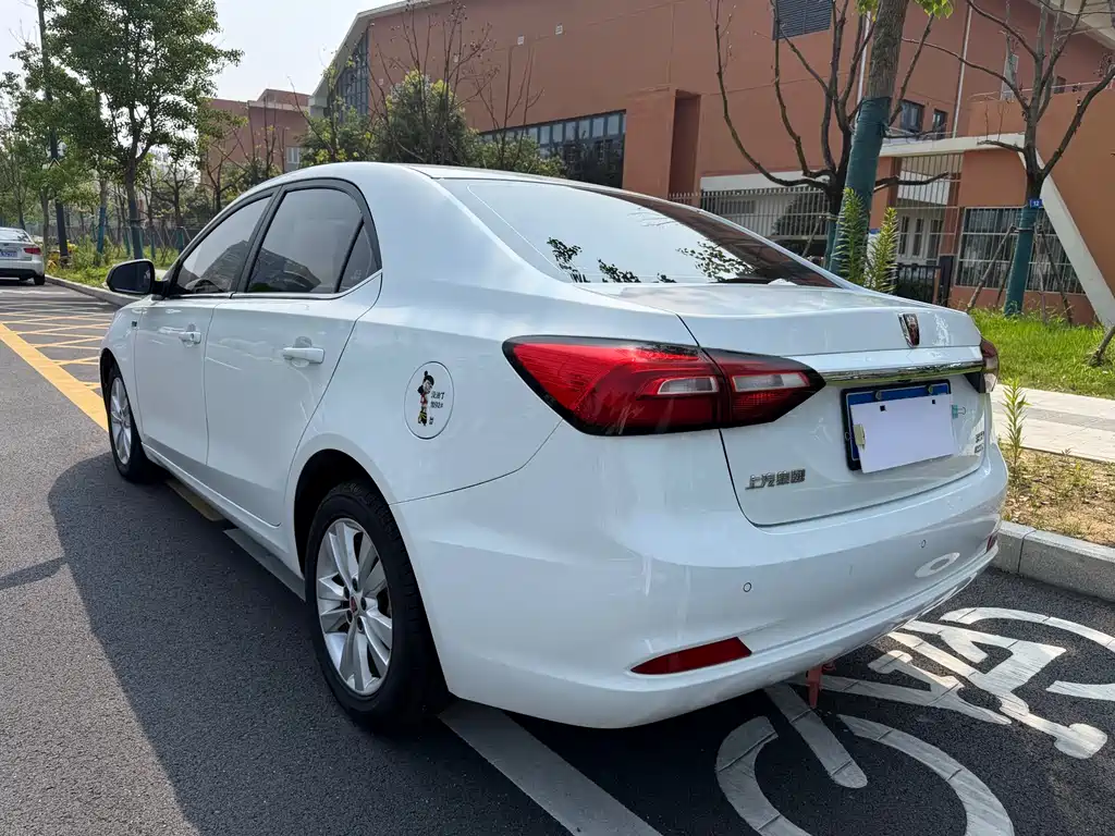 Roewe 360 PLUS 1.5 L Auto Premium