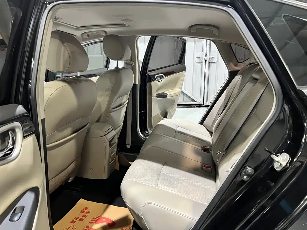 Sylphy 1.6 XV CVT Premium