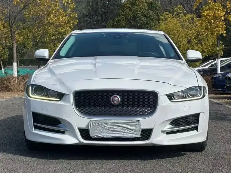 Jaguar XE 2.0 T 200 PS R-Sport