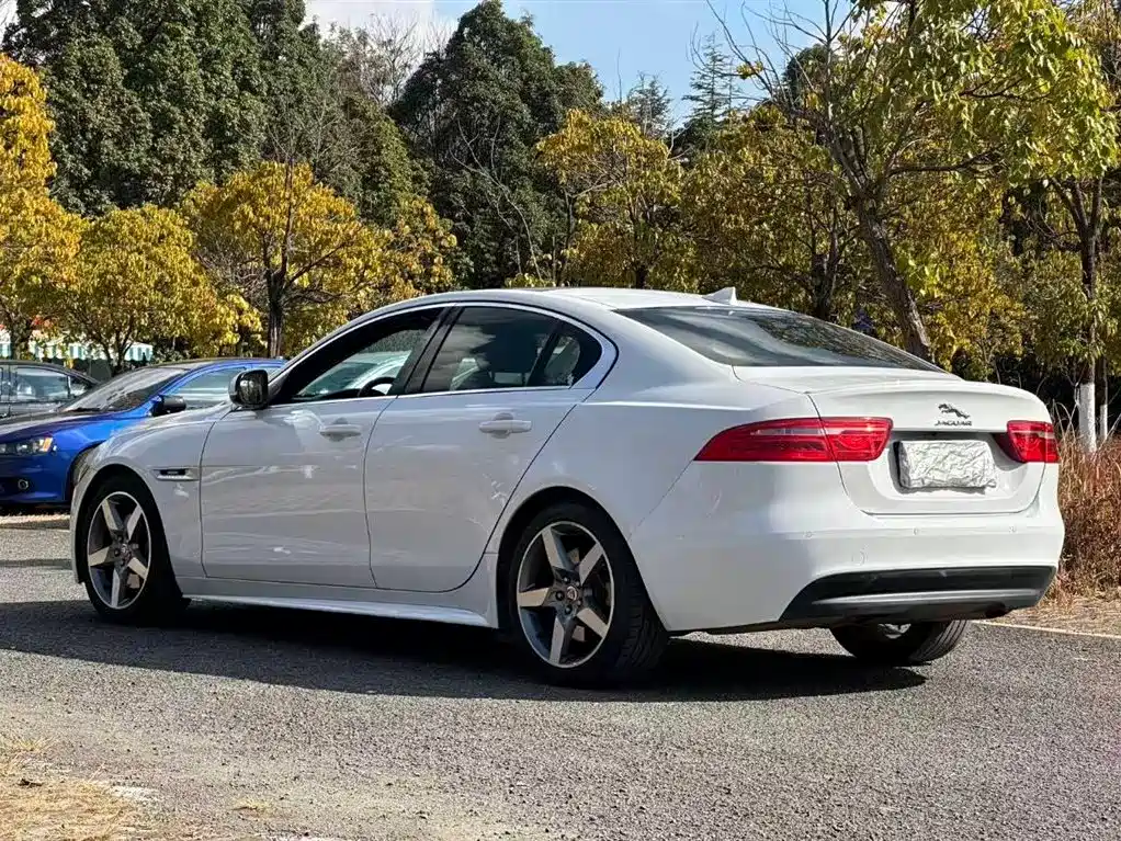 Jaguar XE 2.0 T 200 PS R-Sport