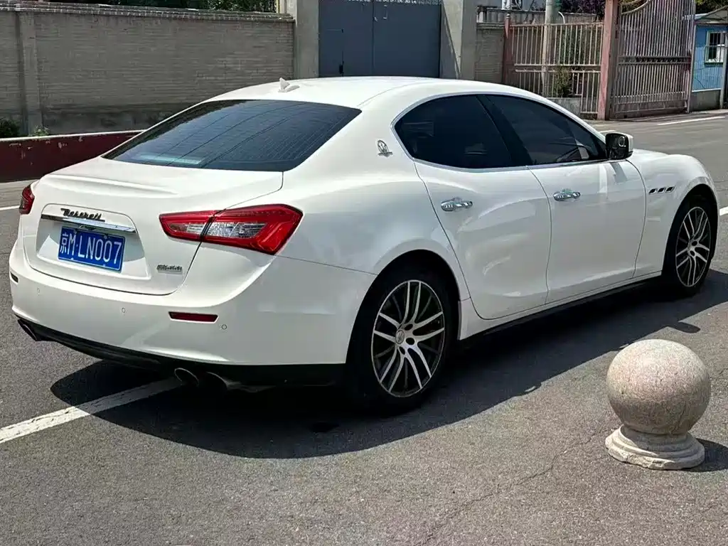 Ghibli 3.0 T Standard
