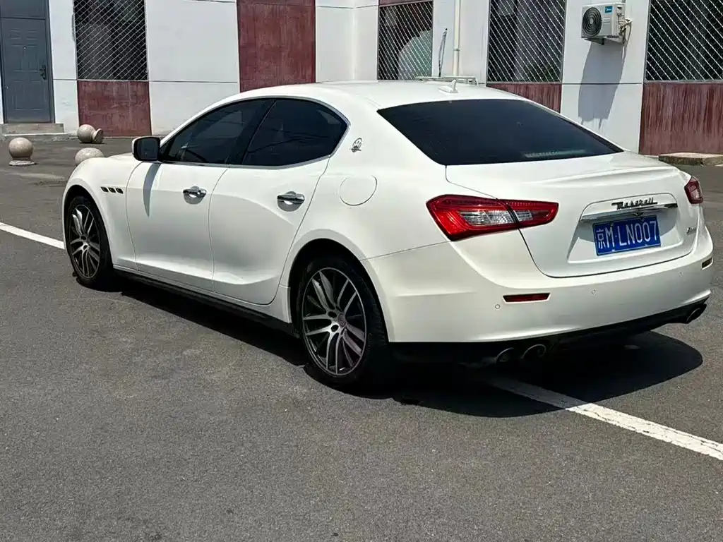 Ghibli 3.0 T Standard