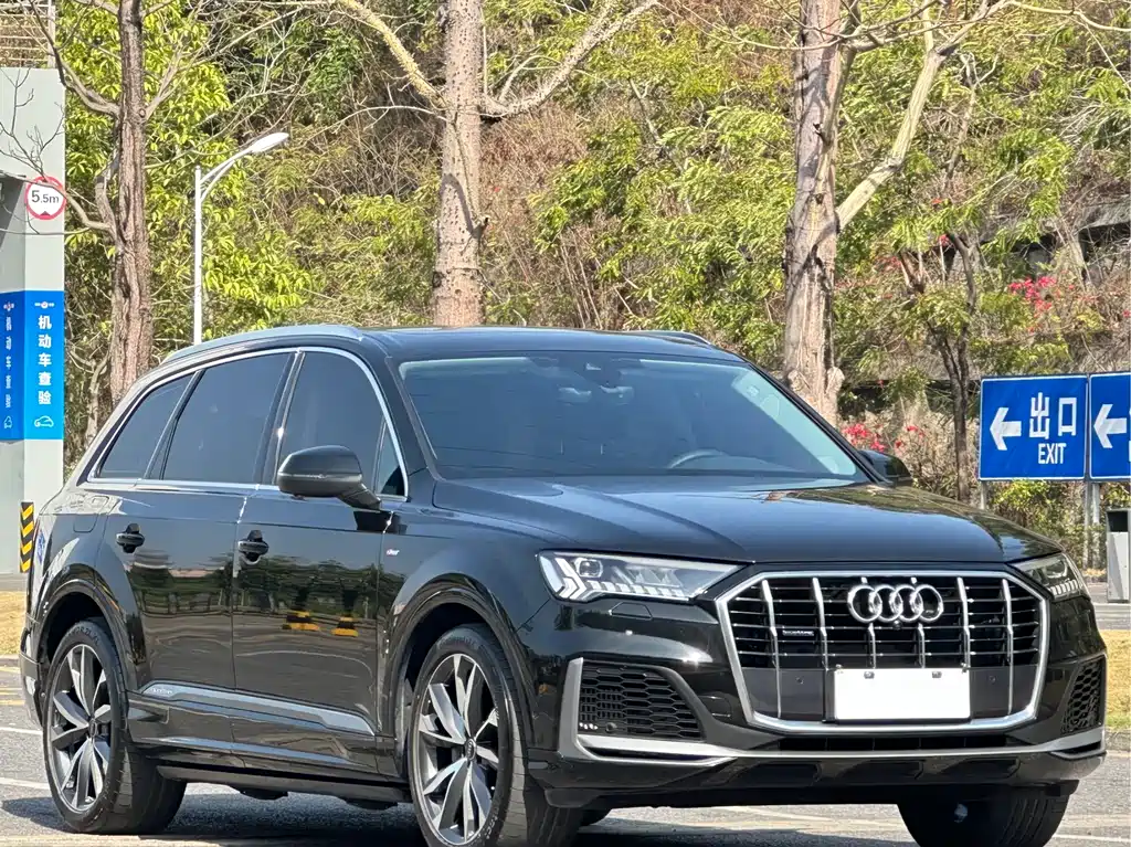 Audi Q7 55 TFSI quattro S line Sport
